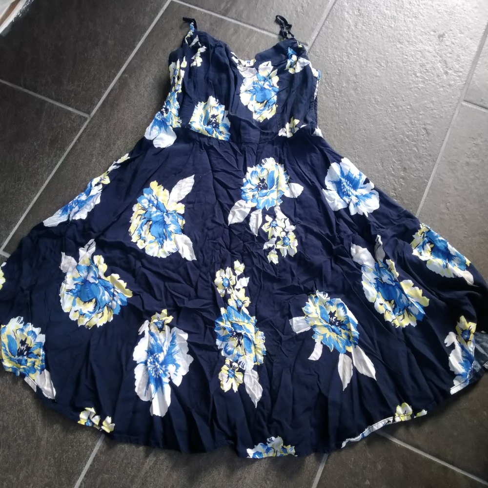 💙Old Navy Floral Sundress💙 Size M